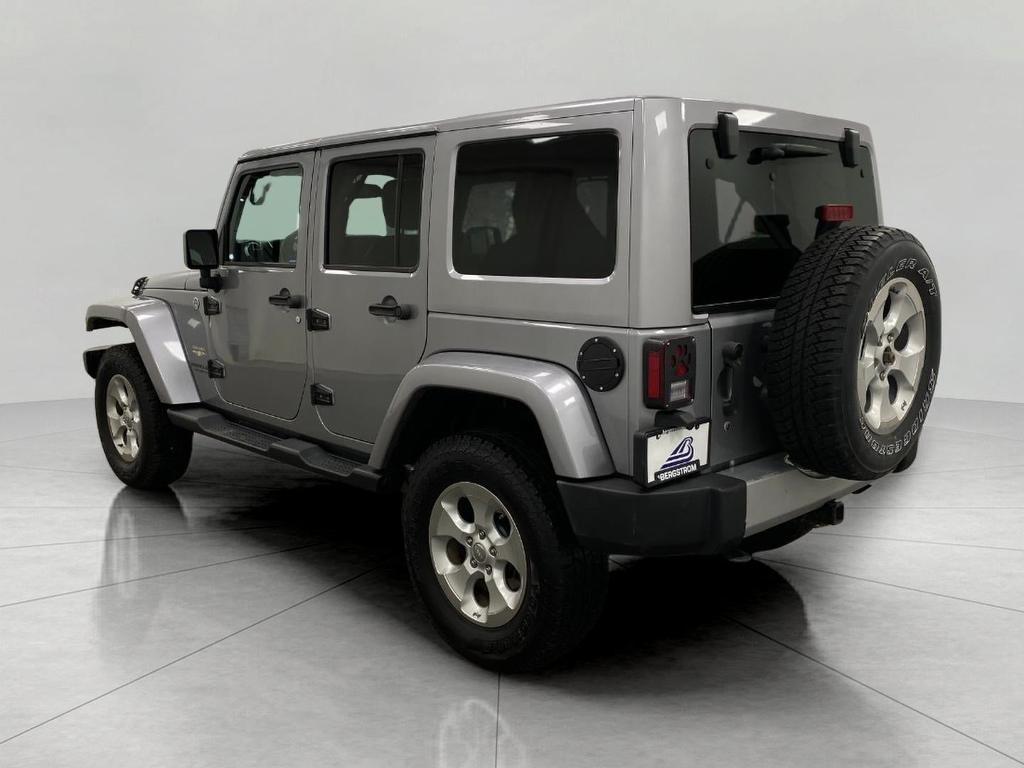 2015 Jeep Wrangler Unlimited 4WD 4dr Sahara