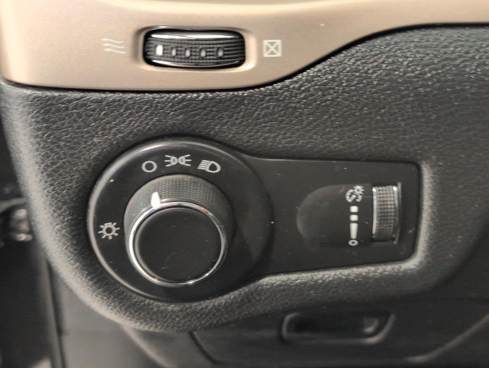 2016 Jeep Cherokee 4WD 4dr Altitude