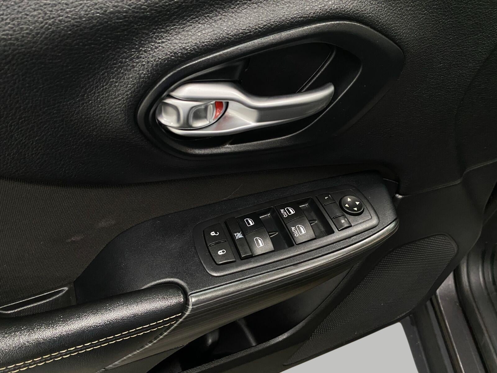 2016 Jeep Cherokee 4WD 4dr Altitude