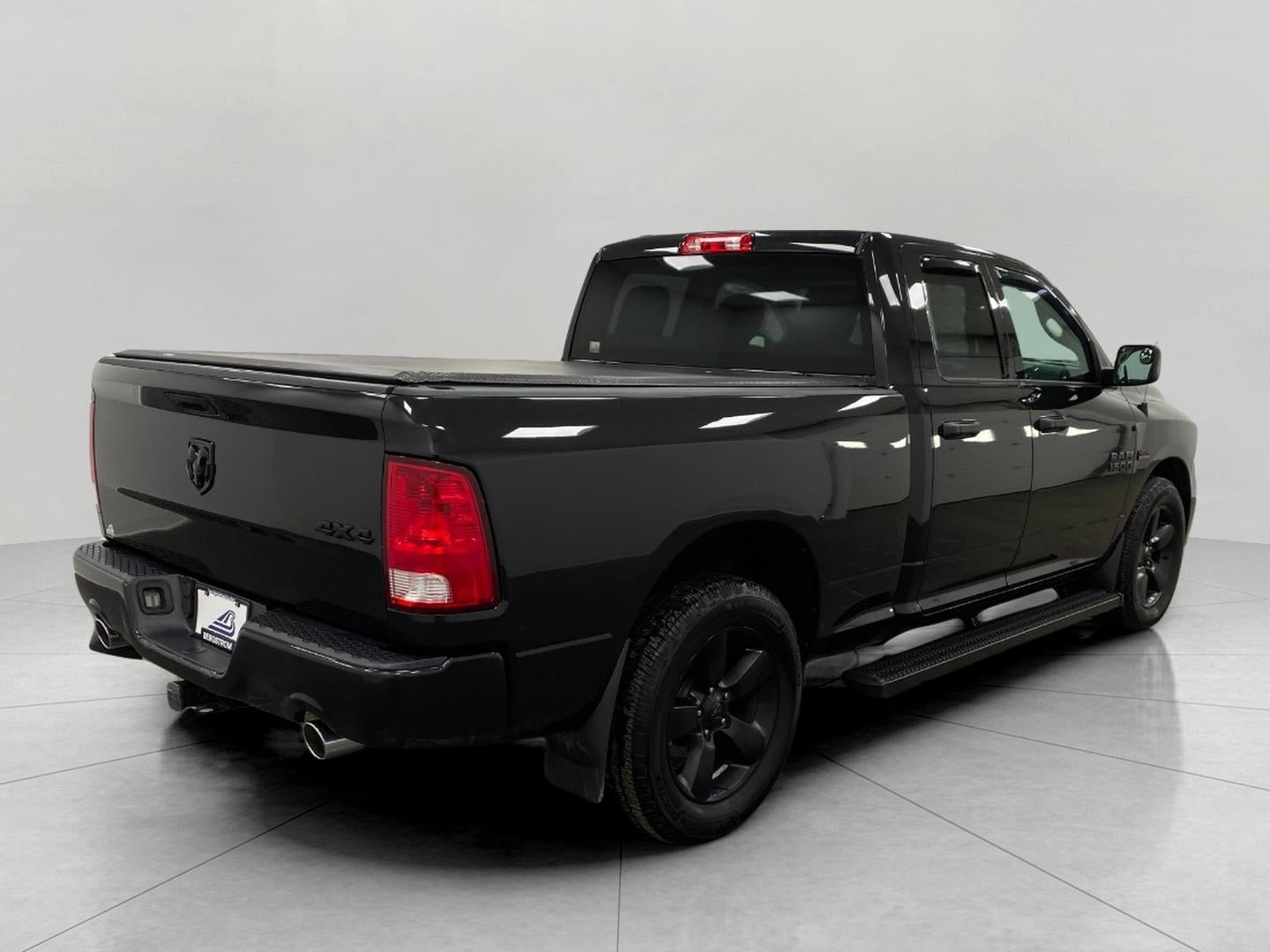 2017 RAM 1500 Express 4x4 Quad Cab 6'4 Box