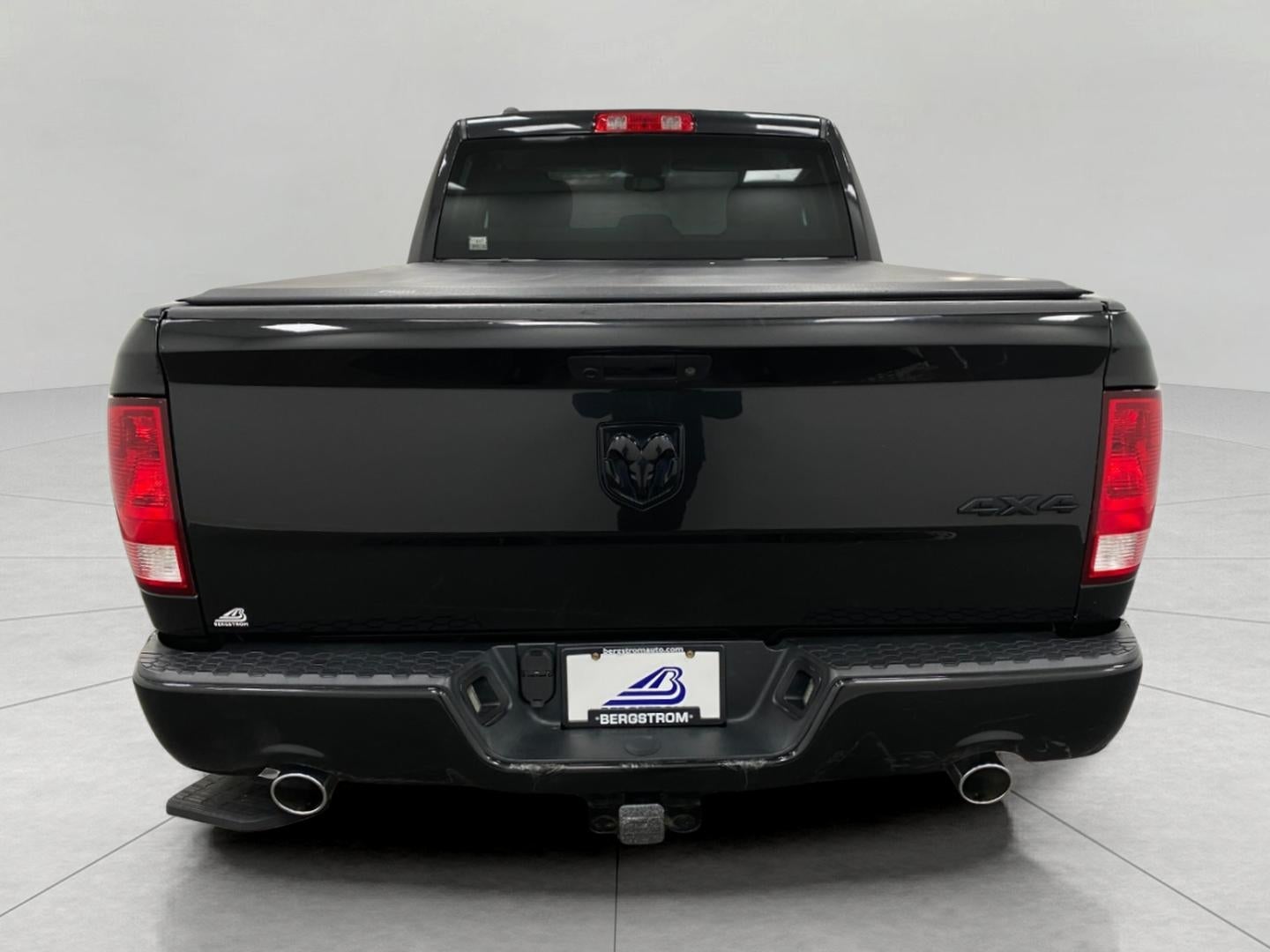 2017 RAM 1500 Express 4x4 Quad Cab 6'4 Box