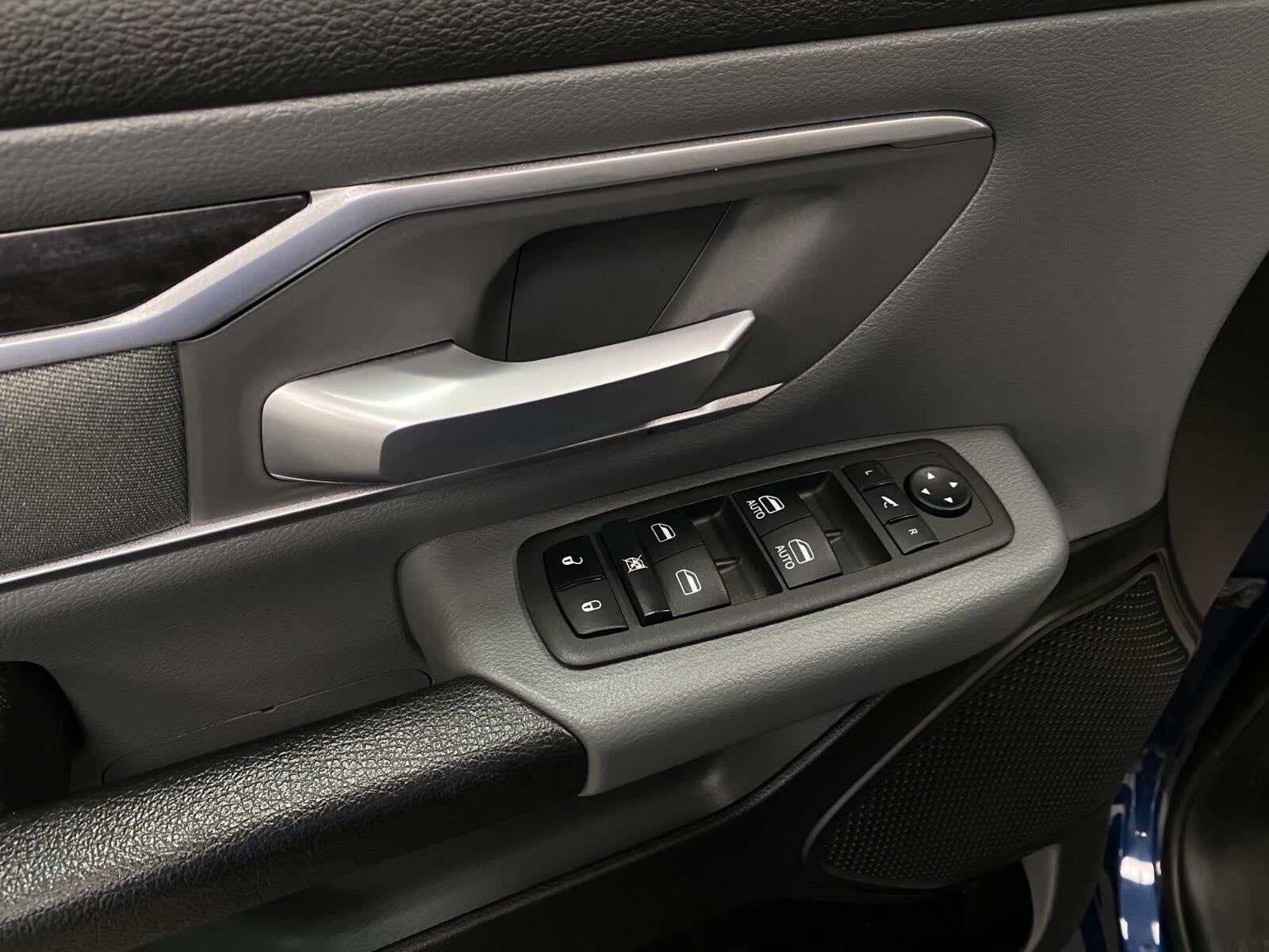2022 RAM 1500 Big Horn 4x4 Crew Cab 5'7 Box