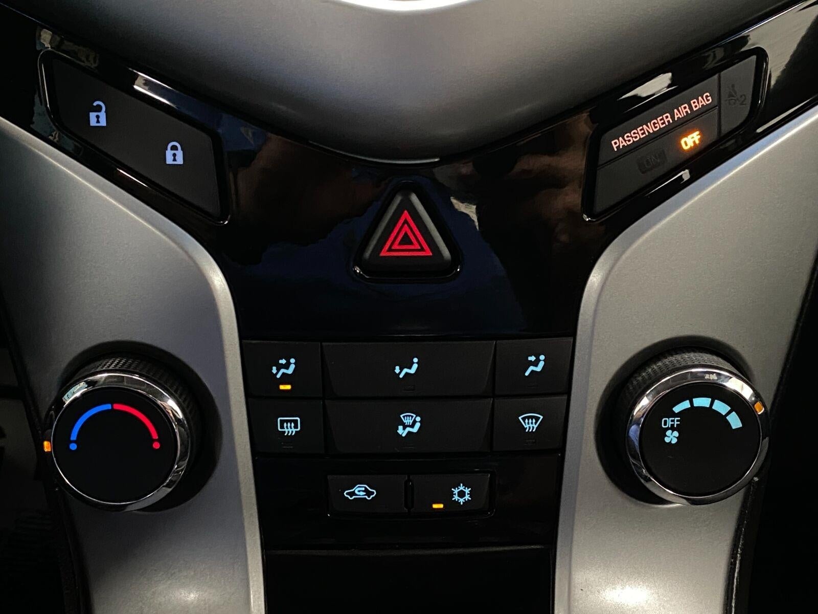 2012 Chevrolet Cruze 4dr Sdn LT w/1FL