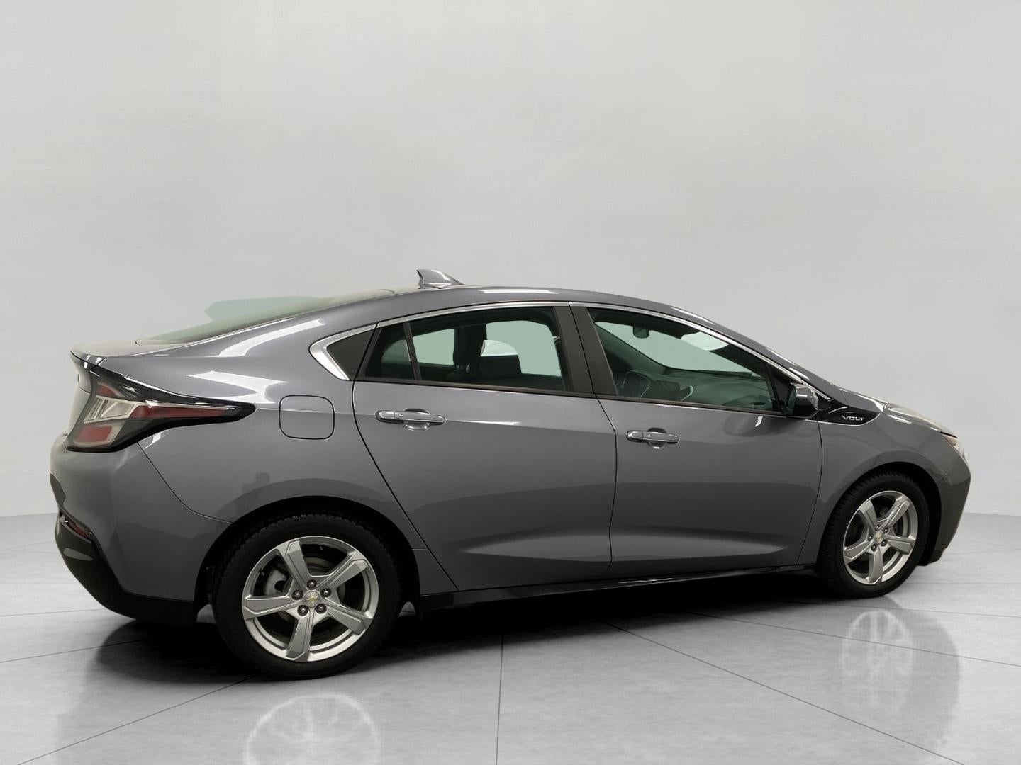 Used 2018 Chevrolet Volt LT with VIN 1G1RC6S57JU139930 for sale in Appleton, WI
