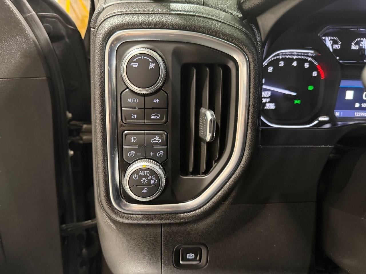 2019 GMC Sierra 1500 4WD Crew Cab 147 SLT