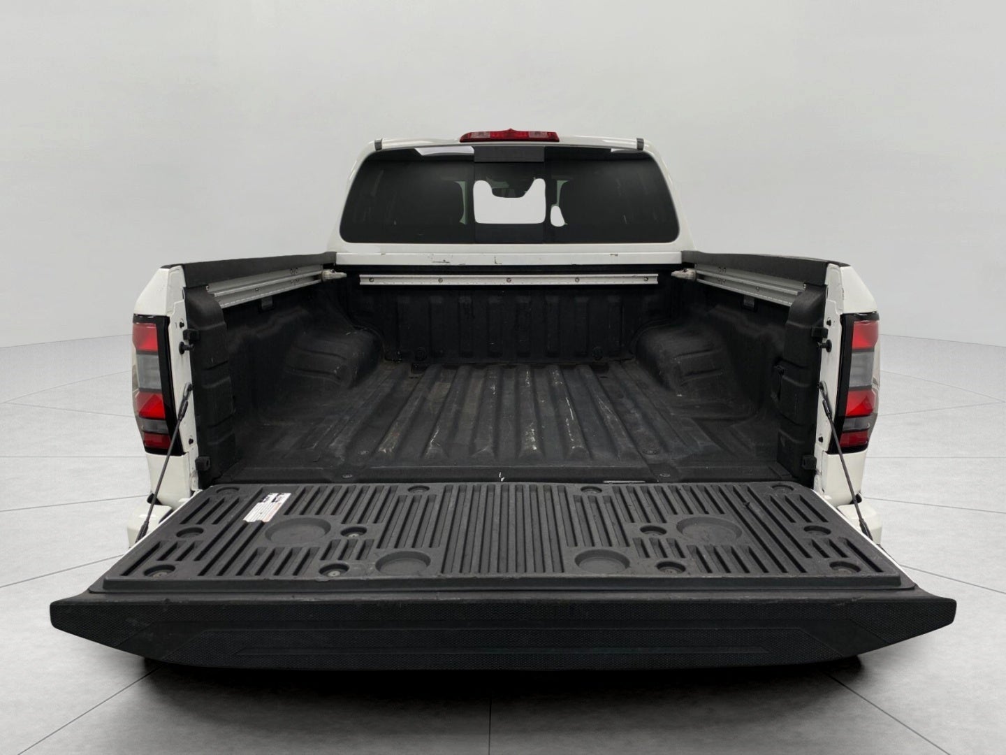 2023 Nissan Frontier Crew Cab 4x4 SV Auto