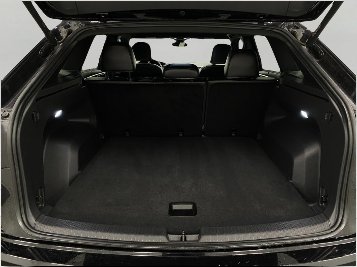 2024 Volkswagen Atlas Cross Sport 2.0T SE w/Technology 4MOTION