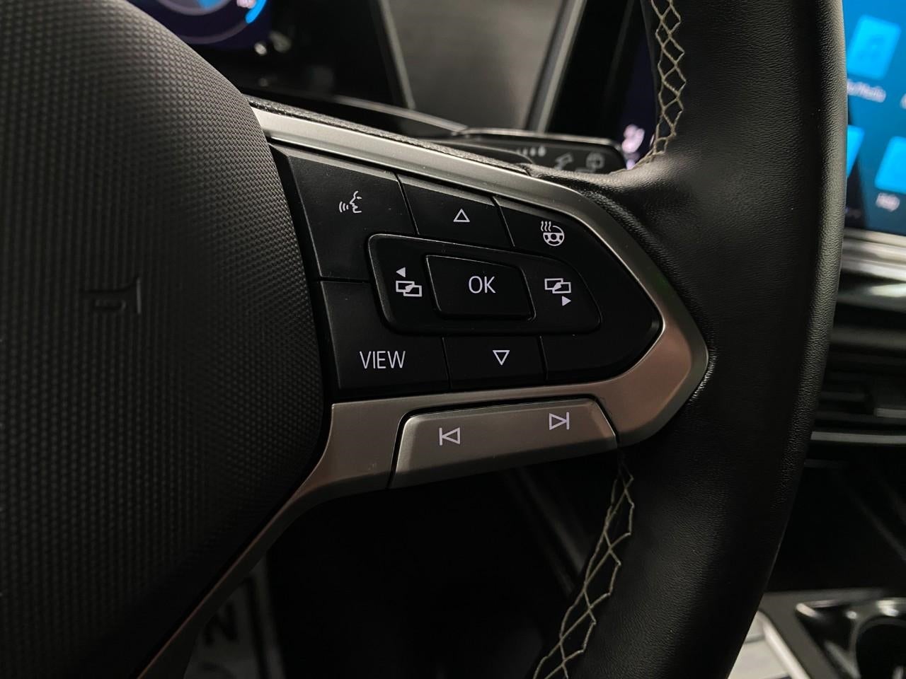 2025 Volkswagen Atlas Cross Sport 2.0T SE w/Technology 4MOTION