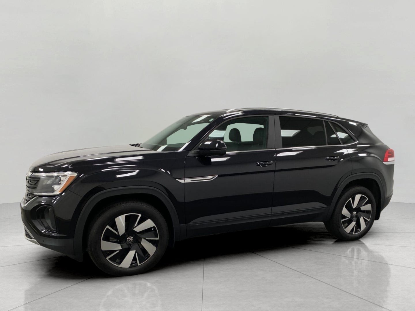 2024 Volkswagen Atlas Cross Sport 2.0T SE w/Technology 4MOTION