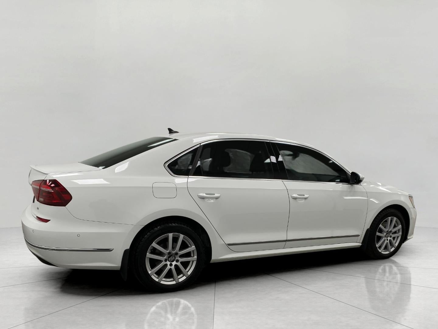 2017 Volkswagen Passat 1.8T SEL Premium Auto