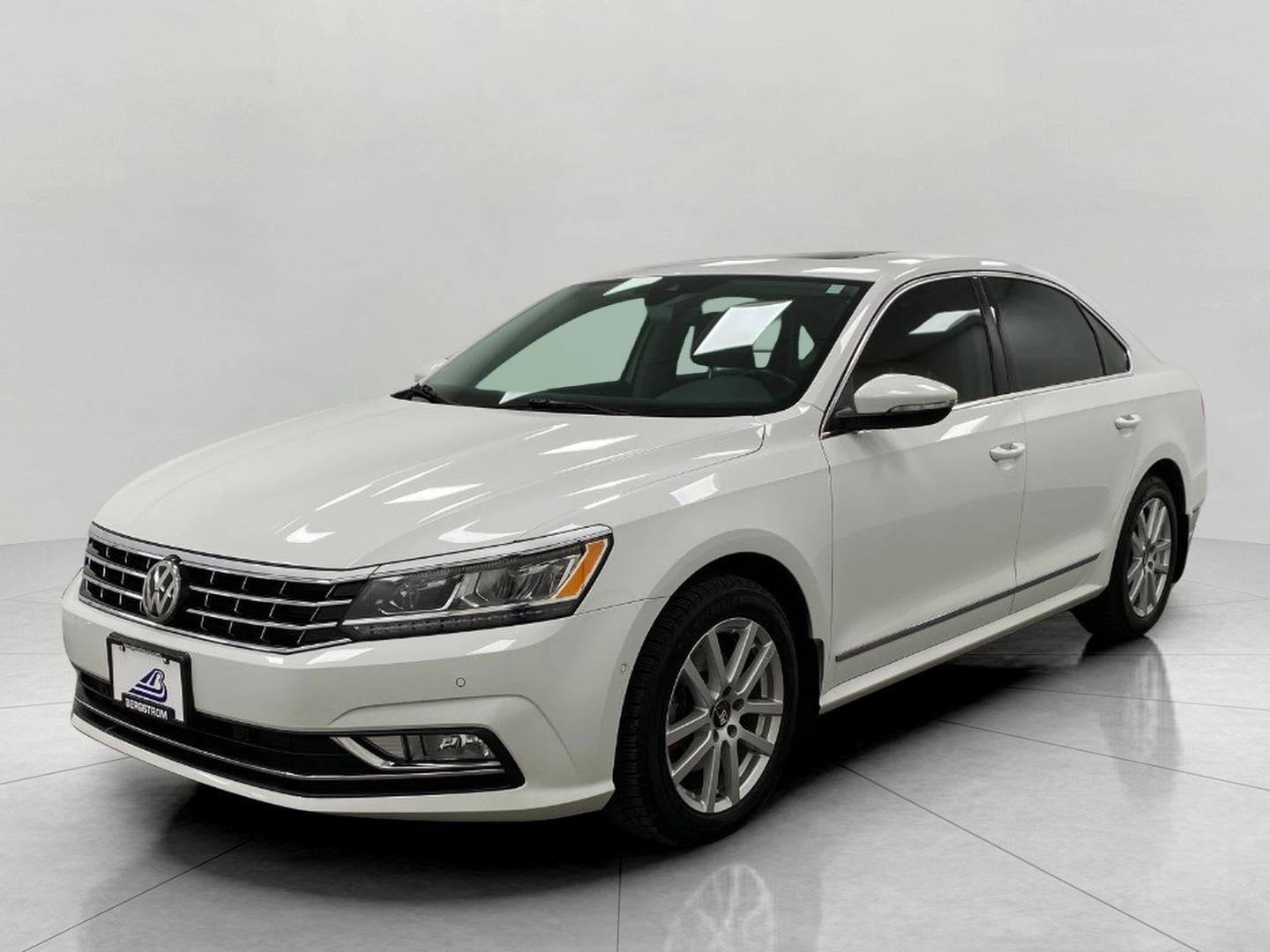 2017 Volkswagen Passat 1.8T SEL Premium Auto