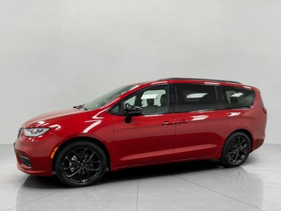 2025 Chrysler Pacifica Limited FWD
