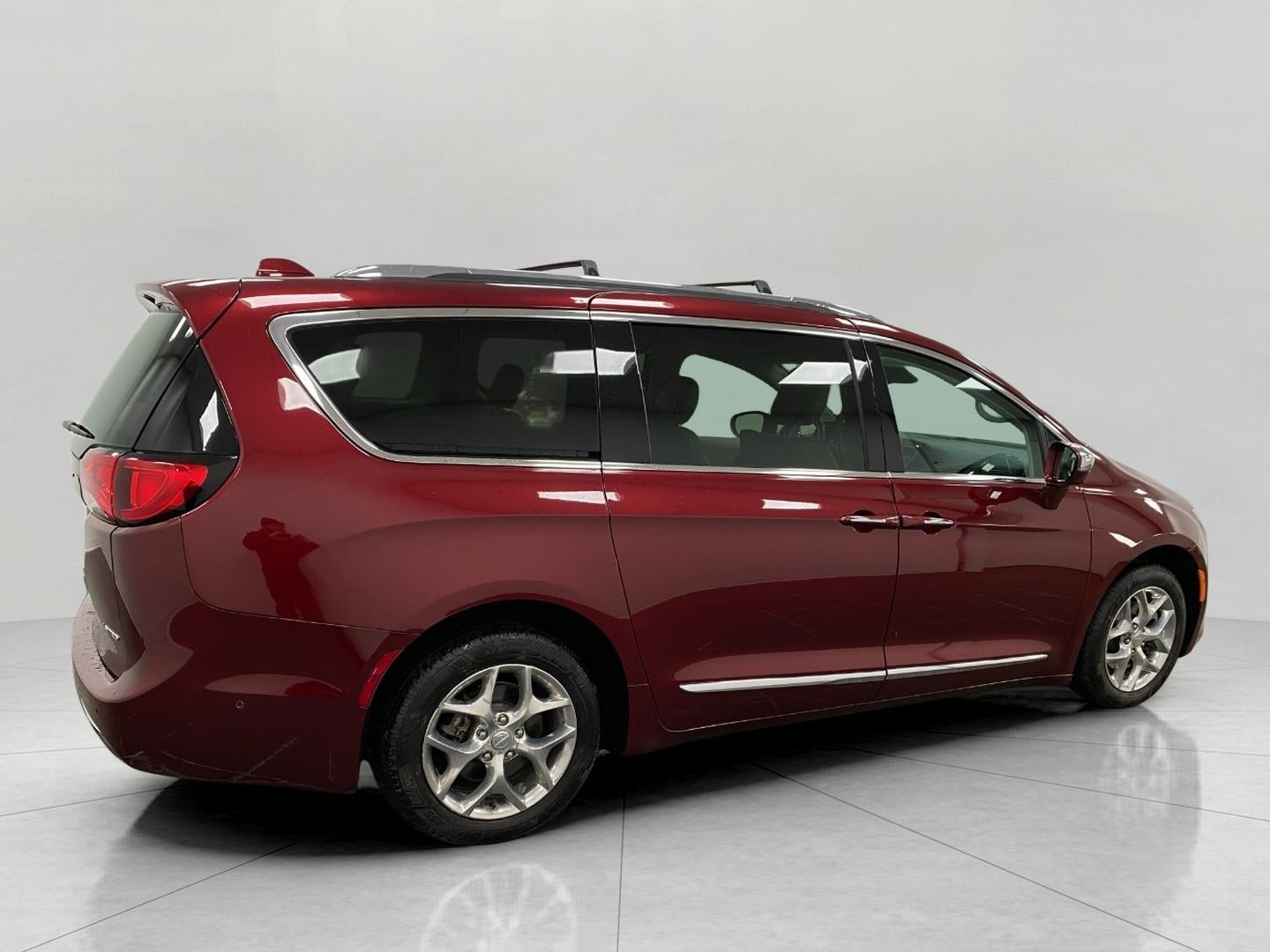2017 Chrysler Pacifica Limited FWD