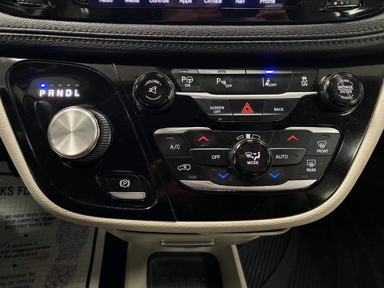 2017 Chrysler Pacifica Limited FWD