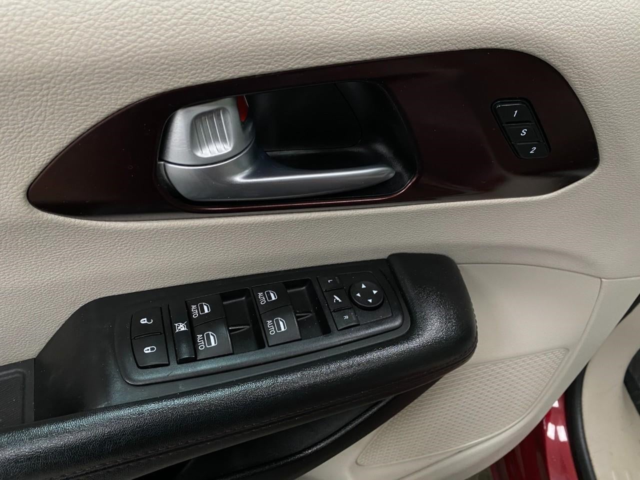 2017 Chrysler Pacifica Limited FWD