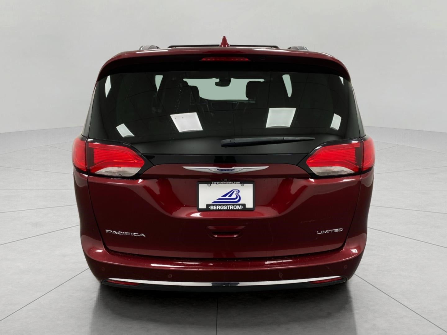 2017 Chrysler Pacifica Limited FWD