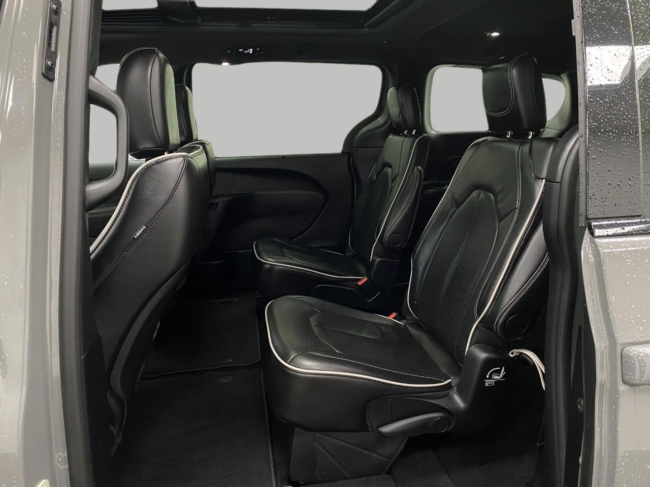 2025 Chrysler Pacifica Limited FWD