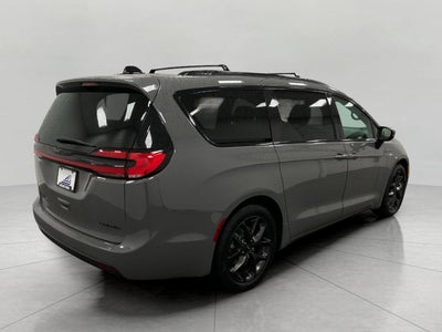 2025 Chrysler Pacifica Limited FWD