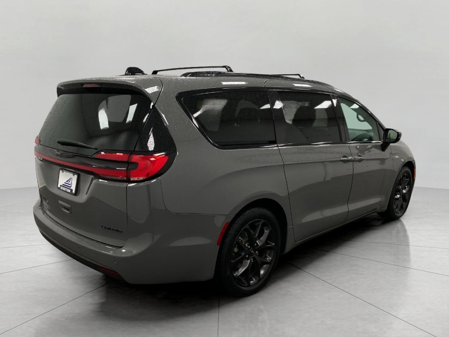 2025 Chrysler Pacifica Limited FWD