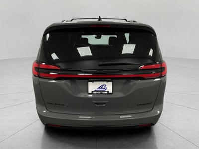 2025 Chrysler Pacifica Limited FWD