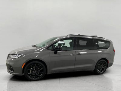 2025 Chrysler Pacifica Limited FWD
