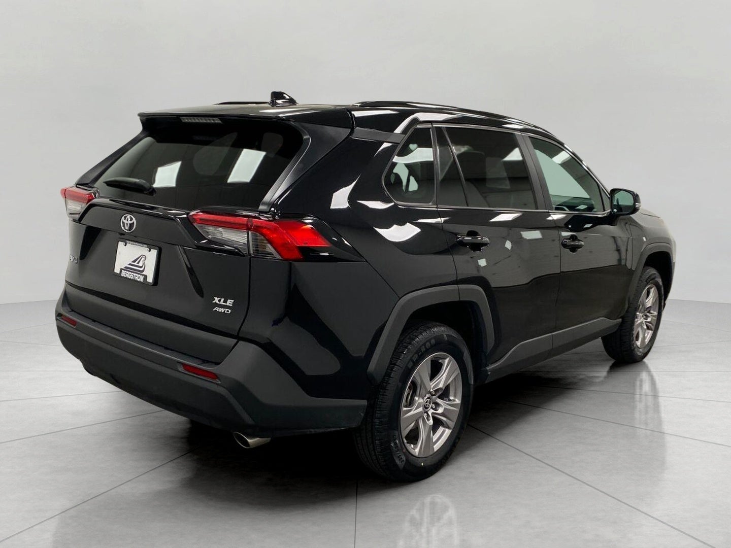 2025 Toyota RAV4 XLE AWD