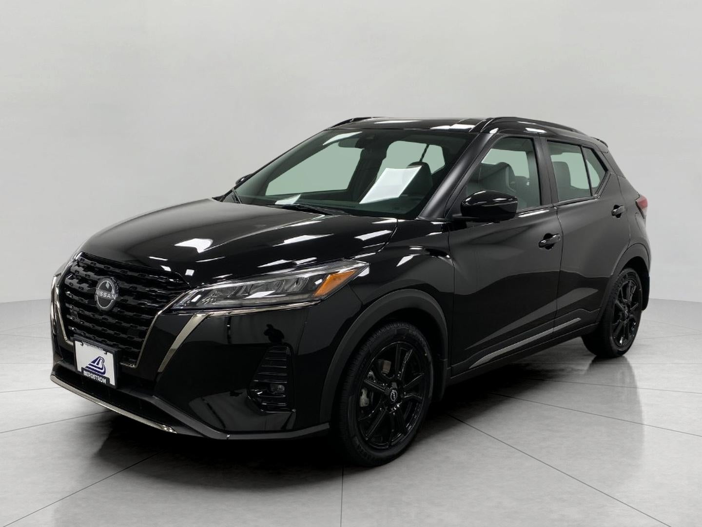 2024 Nissan Kicks SR FWD