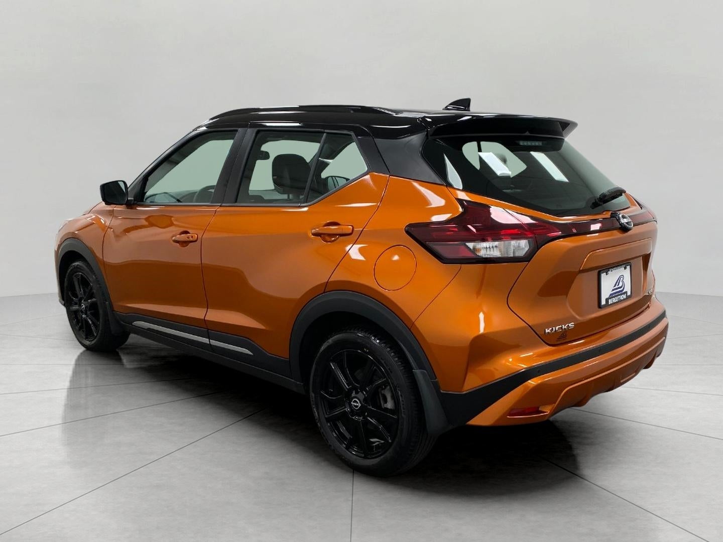2024 Nissan Kicks SR FWD