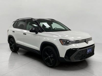 2025 Volkswagen Taos SE Black 4MOTION