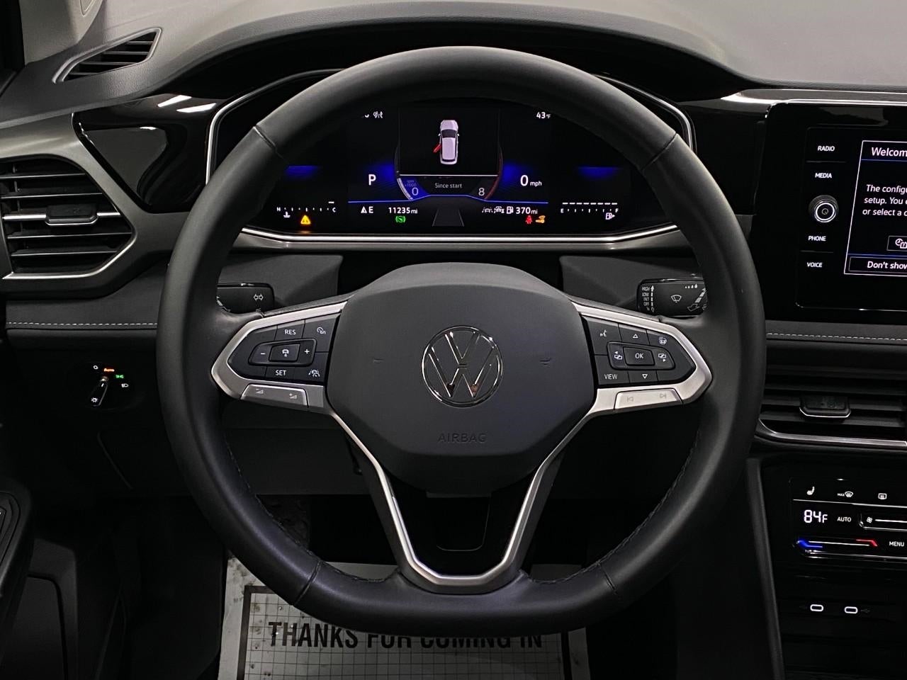 2025 Volkswagen Taos SE Black 4MOTION