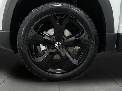 2025 Volkswagen Taos SE Black 4MOTION