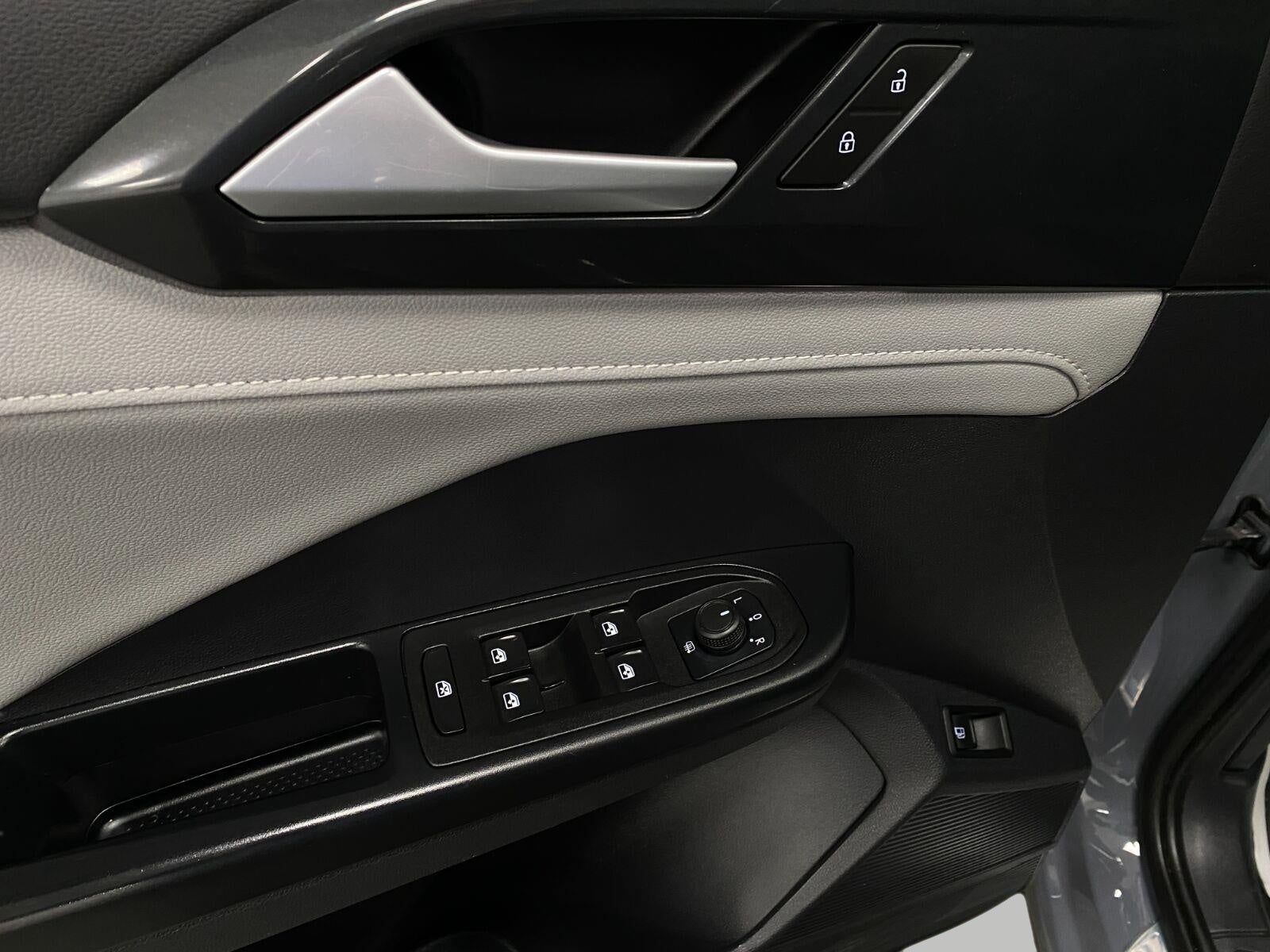 2022 Volkswagen Taos SEL 4MOTION