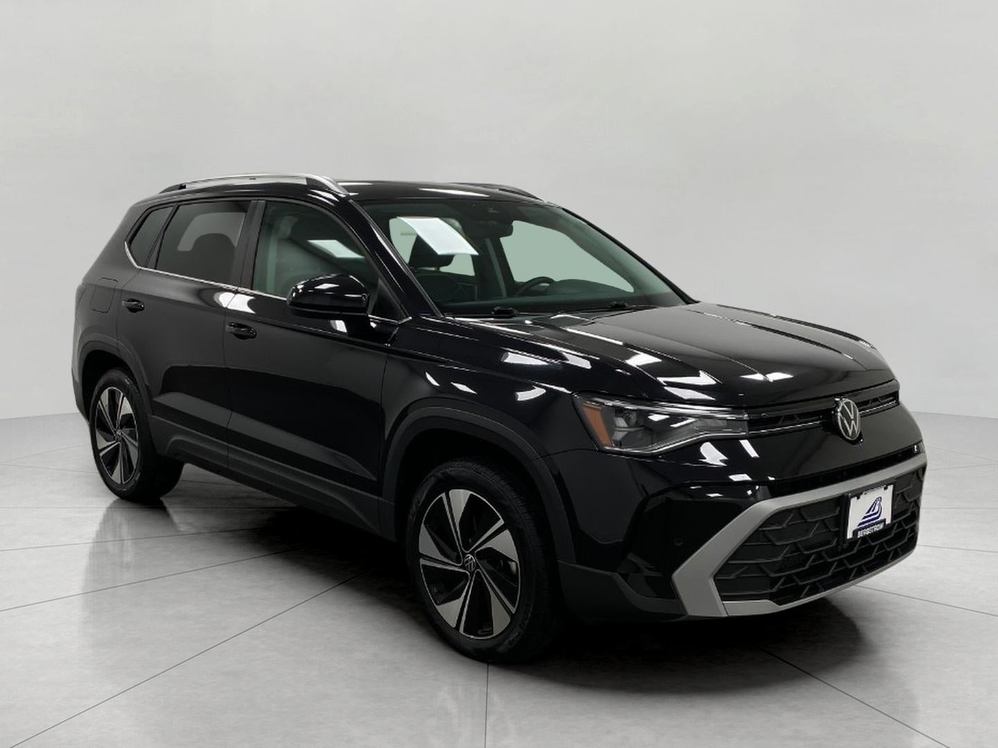 2025 Volkswagen Taos 1.5T SE 4Motion's photo