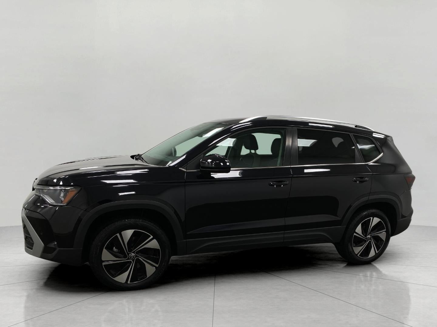 2025 Volkswagen Taos SE 4MOTION