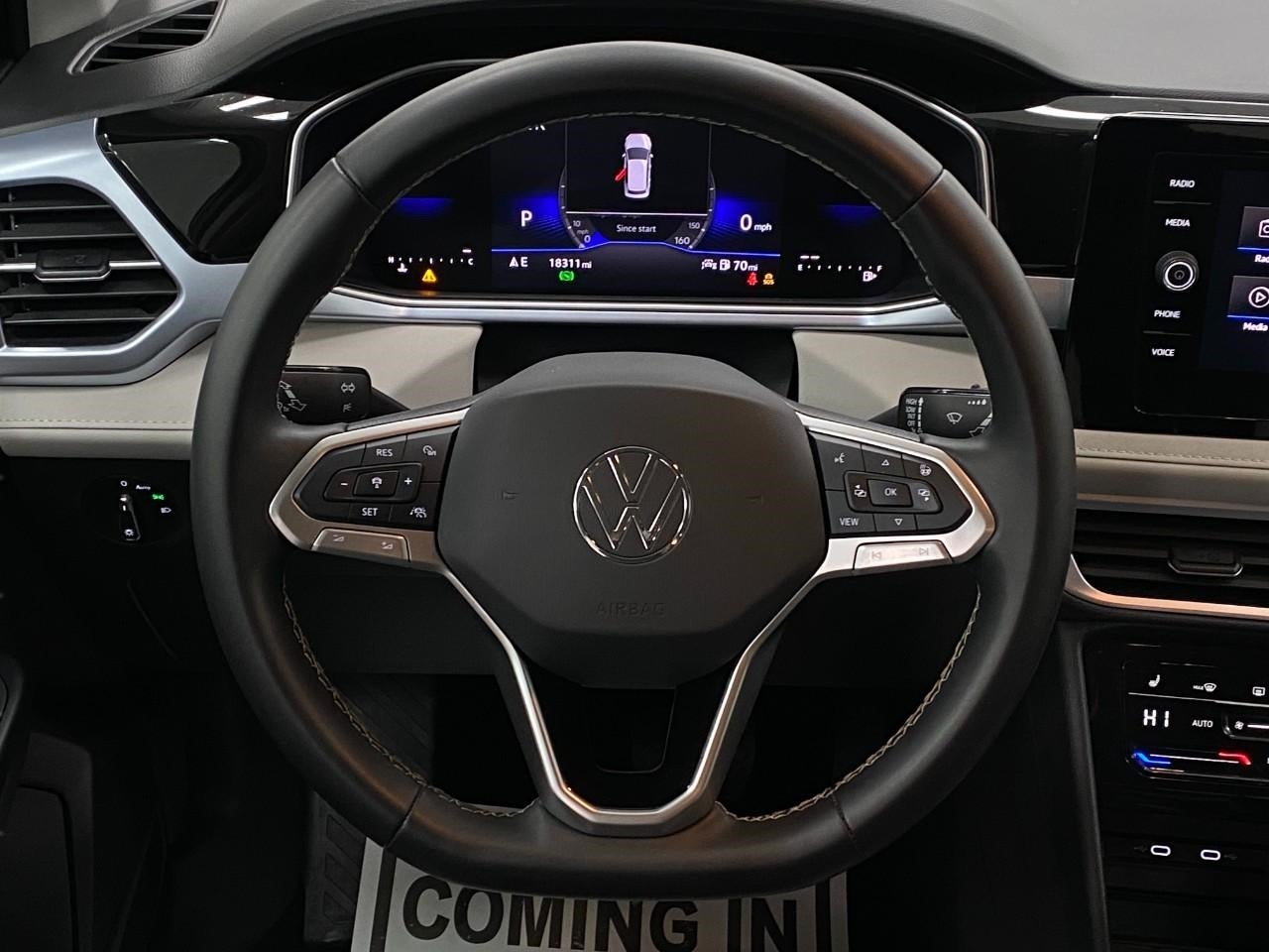 2025 Volkswagen Taos SE 4MOTION
