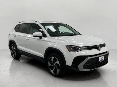 2025 Volkswagen Taos SE 4MOTION