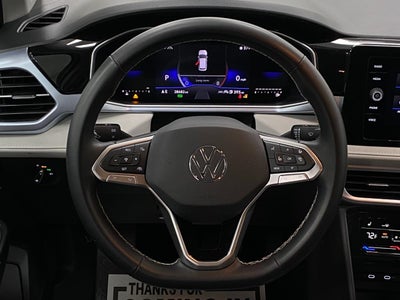 2025 Volkswagen Taos SE 4MOTION