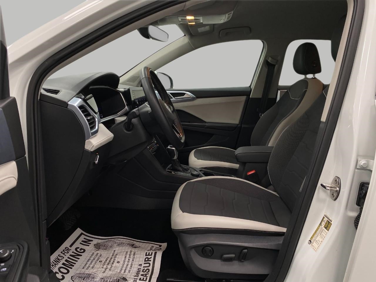 2025 Volkswagen Taos SE 4MOTION