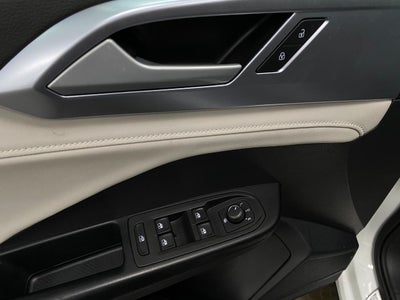2025 Volkswagen Taos SE 4MOTION