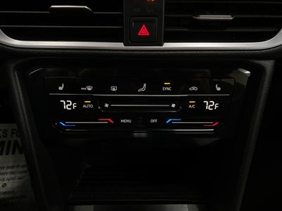 2025 Volkswagen Taos SE 4MOTION