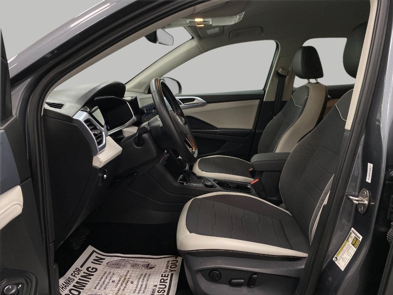 2025 Volkswagen Taos SE 4MOTION