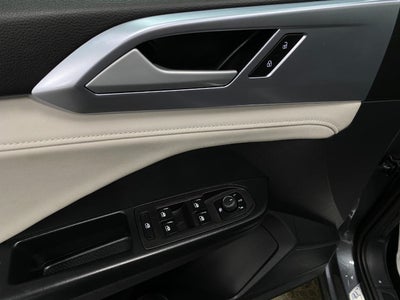 2025 Volkswagen Taos SE 4MOTION