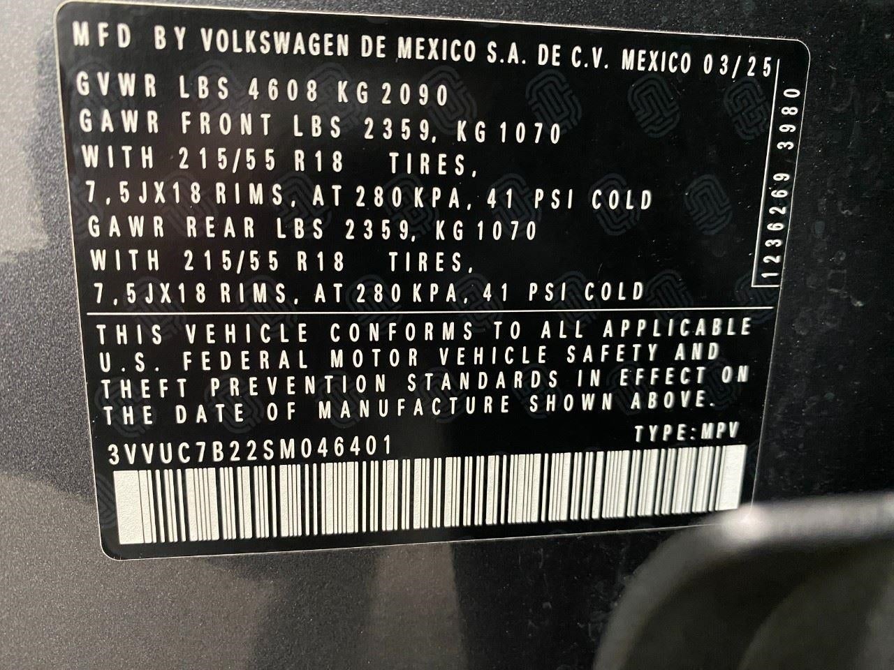 2025 Volkswagen Taos SE 4MOTION