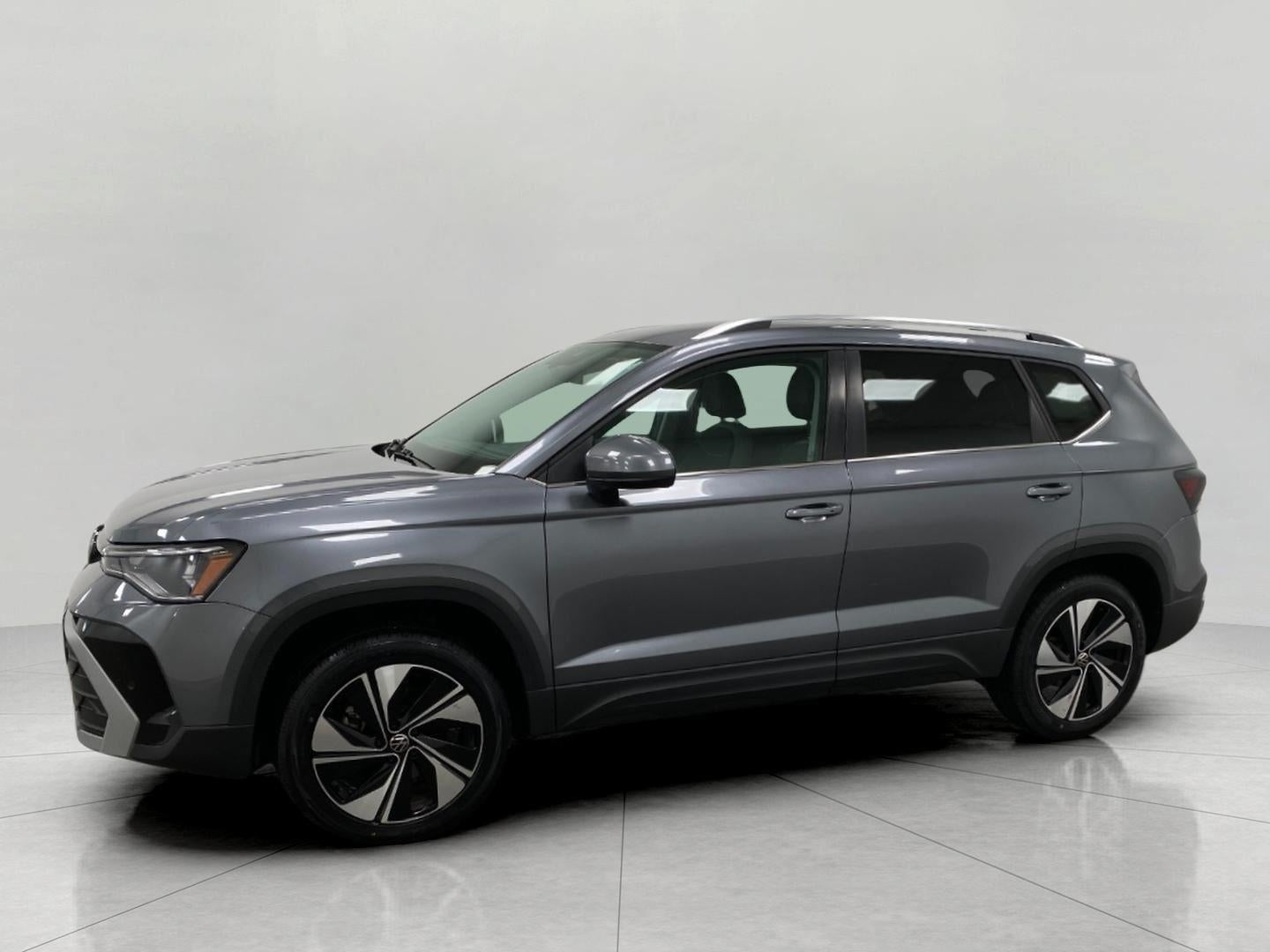 2025 Volkswagen Taos SE 4MOTION