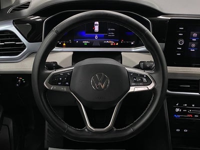 2025 Volkswagen Taos SE 4MOTION