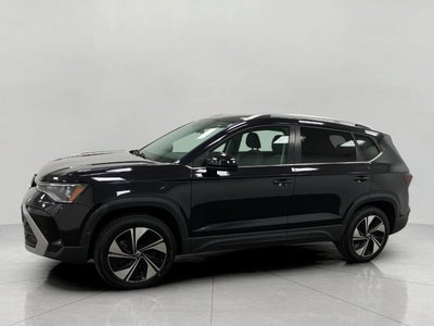 2025 Volkswagen Taos SE 4MOTION