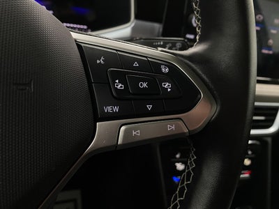 2025 Volkswagen Taos SE 4MOTION