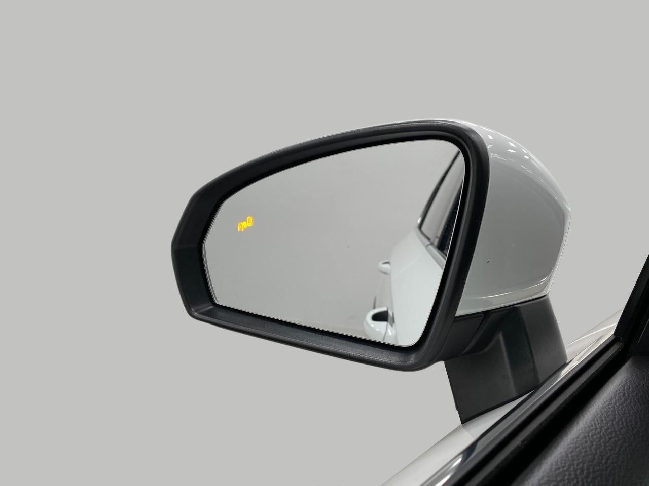 2025 Volkswagen Taos SE 4MOTION