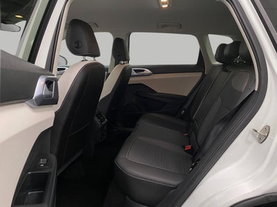 2025 Volkswagen Taos SE 4MOTION