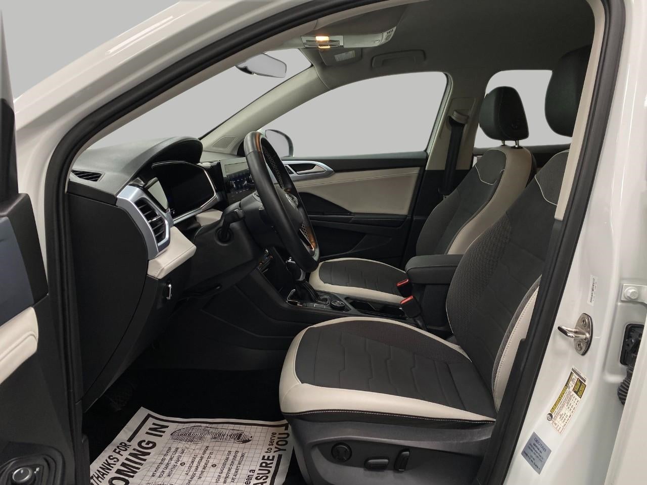 2025 Volkswagen Taos SE 4MOTION